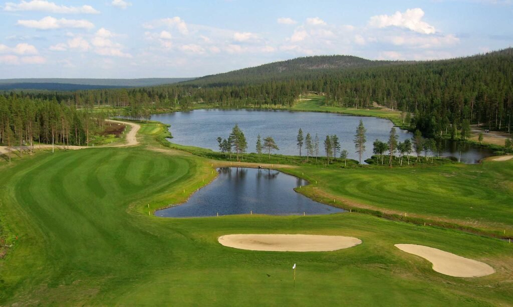 Mikä tekee Levi Golf & Country Club Oy:stä ainutlaatuisen golfkohteen